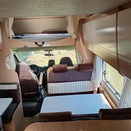 Car Au Bord De L Eau مكان تخييم Pujo-le-Plan