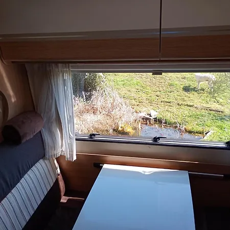 Car Au Bord De L Eau * Pujo-le-Plan