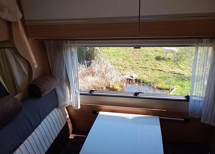 Car Au Bord De L Eau * Pujo-le-Plan